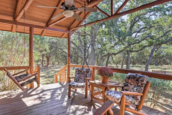 2 Canyon Lake Cabins - 3BR Total - on 2.7 Acres! image 22