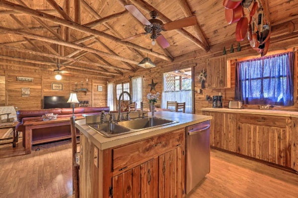 2 Canyon Lake Cabins - 3BR Total - on 2.7 Acres! image 8